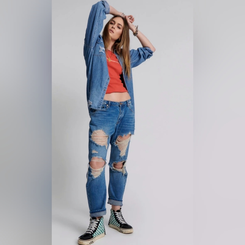 One Teaspoon Distressed Blue Denim. Size 24. NWT